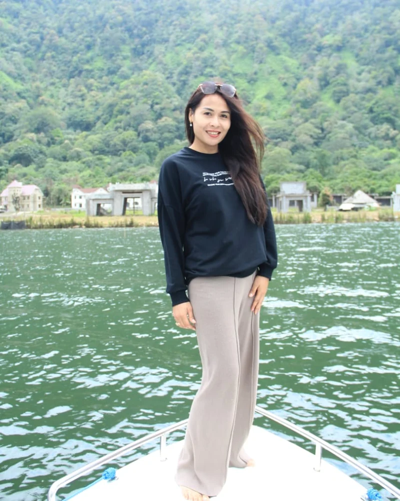 Sasha, ExportBali founder and sourcing agent, in Bali